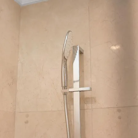 The Sixth - By Wehomes 公寓 *