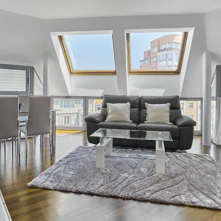 Apartamento Junto Al Ayuntamiento - By Wehomes