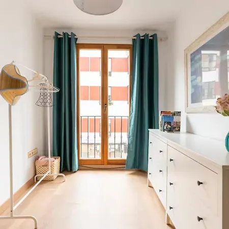 Junto Al Ayuntamiento - By Wehomes Santander