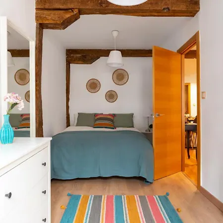 Junto Al Ayuntamiento - By Wehomes