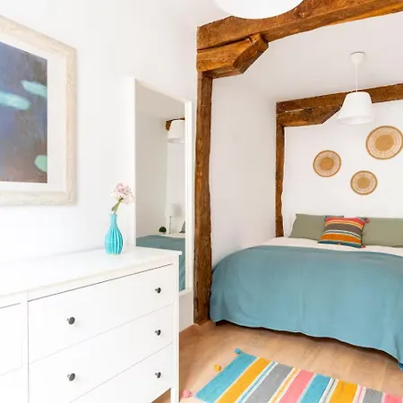 Junto Al Ayuntamiento - By Wehomes *