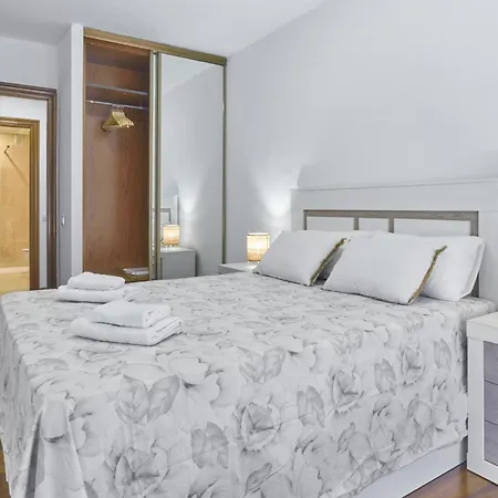 Apartamento Junto Al Ayuntamiento - By Wehomes 桑坦德