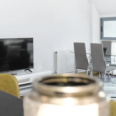 Apartamento Junto Al Ayuntamiento - By Wehomes